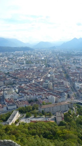 La résidence universitaire le Rabot qui accueille les étudiants au pied de la Bastille à Grenoble