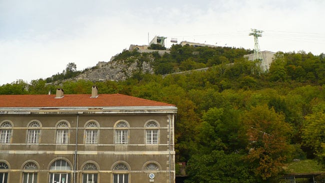 La résidence universitaire le Rabot qui accueille les étudiants au pied de la Bastille à Grenoble