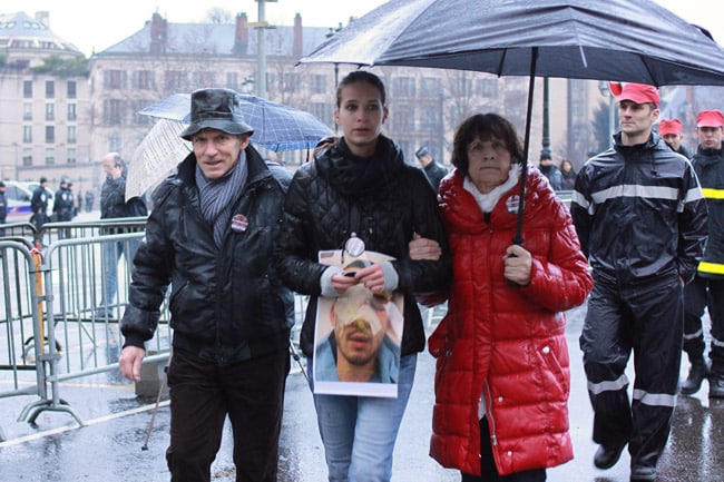 marche silencieuse des pompiers de l'isère en hommage au pompier Quentin Charron blessé lors d'une manifestation
