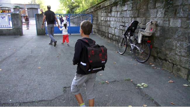 Enfants allant à l'école. © Joël Kermabon – Place Gre’net