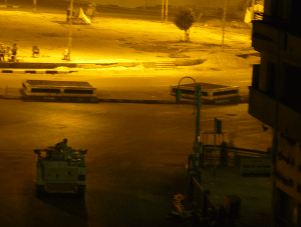 4 couvre feu au Caire place Tahrir vue de l'hotel_redimensionner