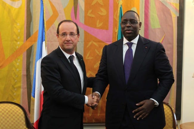 Macky Sall, président du Sénégal, présent à la marche de Paris le dimanche, il interdit Charlie Hebdo de diffusion le mercredi suivant. Les Anonymous ne comptent pas le lui pardonner.