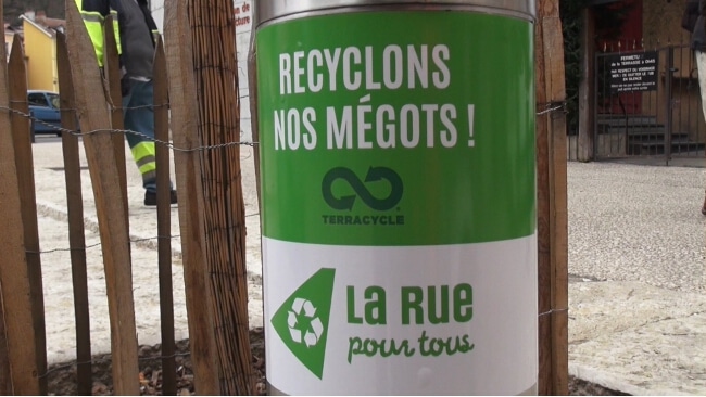 Sérigraphie des cendriers - © Joël Kermabon - placegrenet.fr
