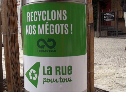 Sérigraphie des cendriers - © Joël Kermabon - placegrenet.fr