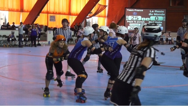 Une phase de jeu de Roller Derby