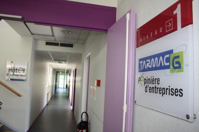 Le bâtiment accueille l'Inria, la pépinière "Tarmac G" et un hôtel d'entreprises. © Le Grésivaudan