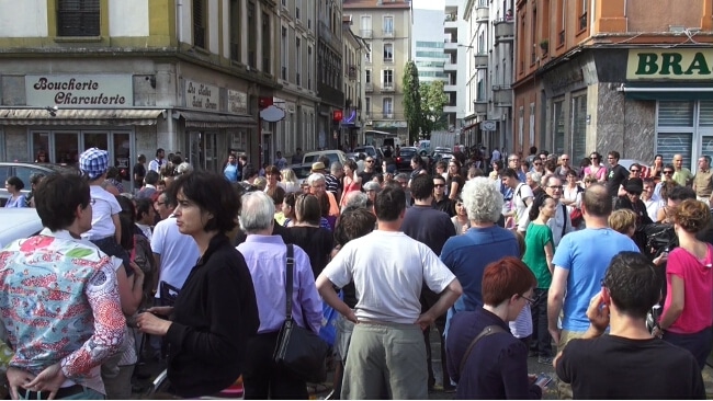 Entre 150 et 200 personnes rassemblées à Saint Bruno ce 21 juin. © Joël Kermabon - Place Gre'net