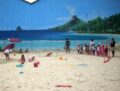 Jeux de sable, raquette et jeux de ballon sont proposés durant toute la saison aux enfants. © AD2S