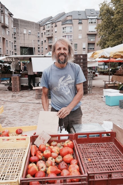 Régis Barthe, producteur de fruits et légumes à Vinay, passionné par la tomate.