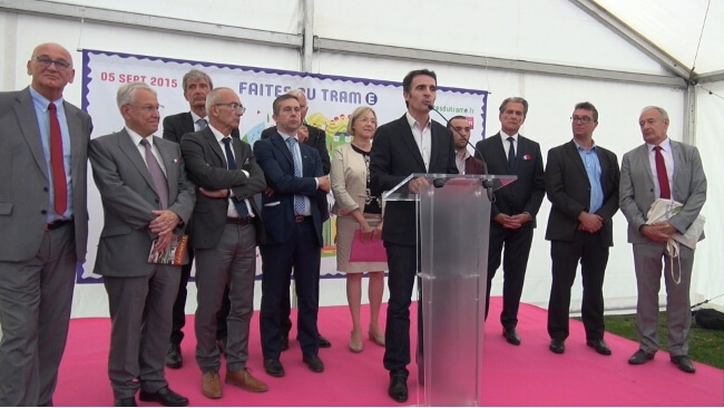 Pas moins de huit discours ! © Joël Kermabon - Place Gre'net