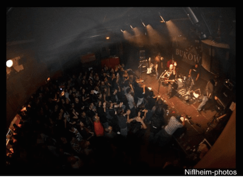 Les salles de concerts du quartier Chorier-Berriat sont autorisées à ouvrir tardivement jusqu'à la mi-janvier. © Niflheim-photos