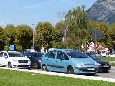 Traffic jam near La Porte de France in Grenoble. © Elodie Rummelhard - placegrenet.fr