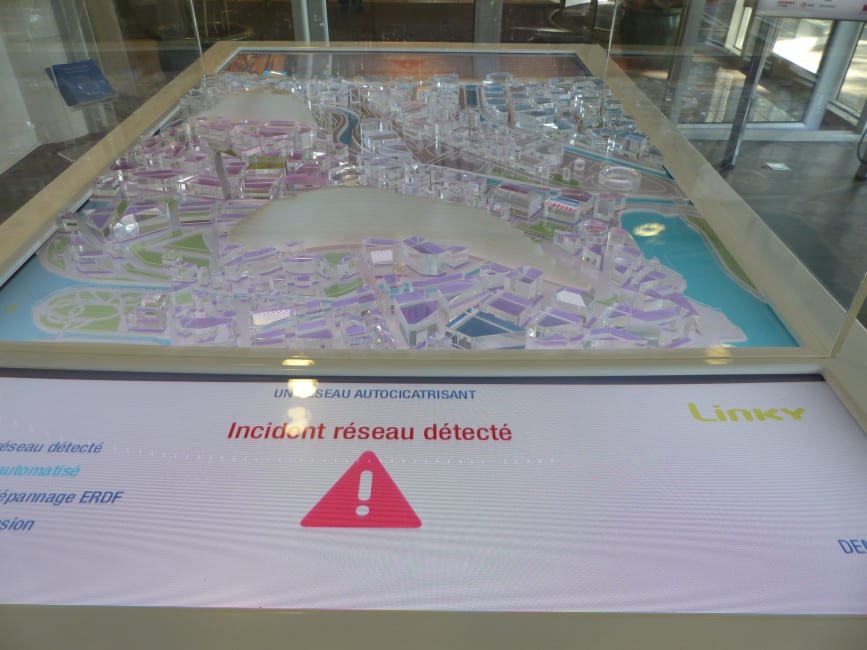 Maquette d'un réseau électrique intelligent. © Séverine Cattiaux - placegrenet.fr Smart Grid Linky Erdf 