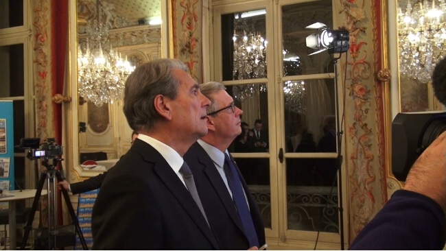 Jean-Paul Bonnetain, préfet de l'Isère et Jean-Pierre Barbier, président du département de l'Isère scrutent les résultats. © Joël Kermabon - Place Gre'net
