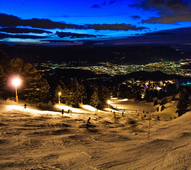 Ski nocturne à Chamrousse. © Isère Tourisme