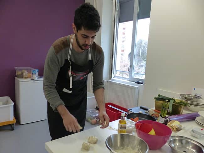 Yahia Guergachi, gagnant du concours « Extra en cuisine » organisé par la Smerra et le Crous le 31 mars 2016 à Grenoble.
