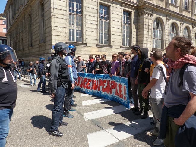 Place de Verdun - manifestation du 17 mai 2016. © Alexandra Moullec