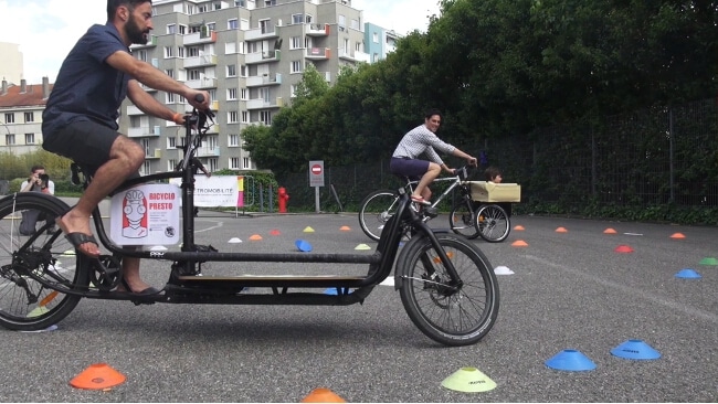 Parcours test lors du festival Vélopolis au Palais des sports. © Joël Kermabon - Place Gre'net