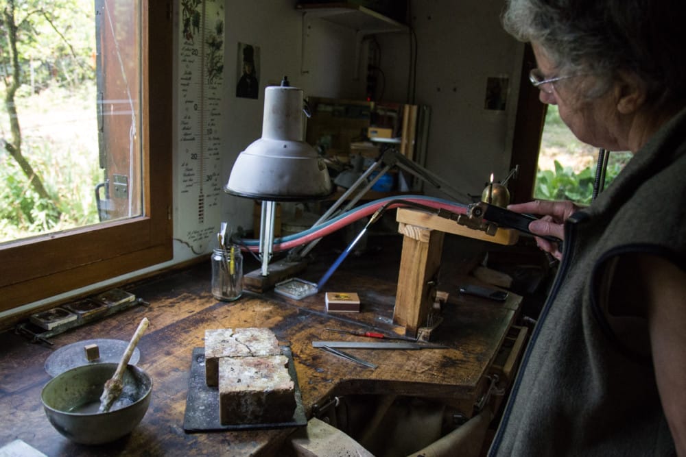 Dans l'atelier de Sibylle Traynard, créatrice de bijoux. © Yuliya Ruzhechka - Place Gre'Net