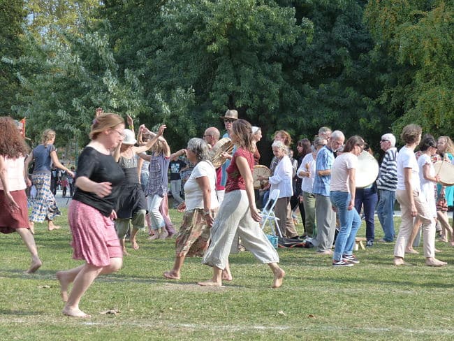 Danse planétaire, journée de la transition citoyenne. © Alexandra Moullec