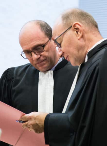 Maître Cerato, l'avocat des Ecopla, avant l'audience de 3 novembre. © Yuliya Ruzhechka - Place Gre'Net