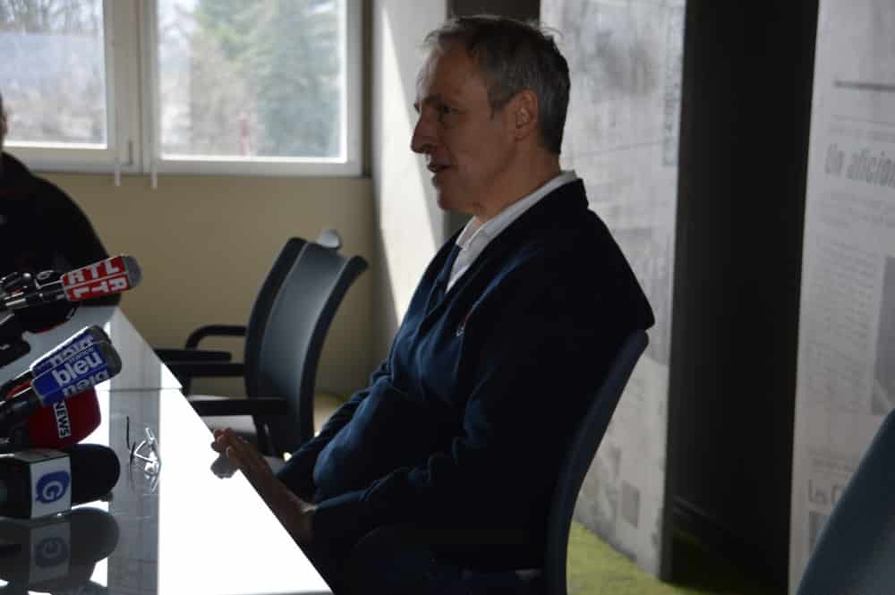 Eric Pilaud a dû se soumettre aux nombreuses questions, sportives et extra-sportives, des journalistes mardi 14 mars 2017. © LG