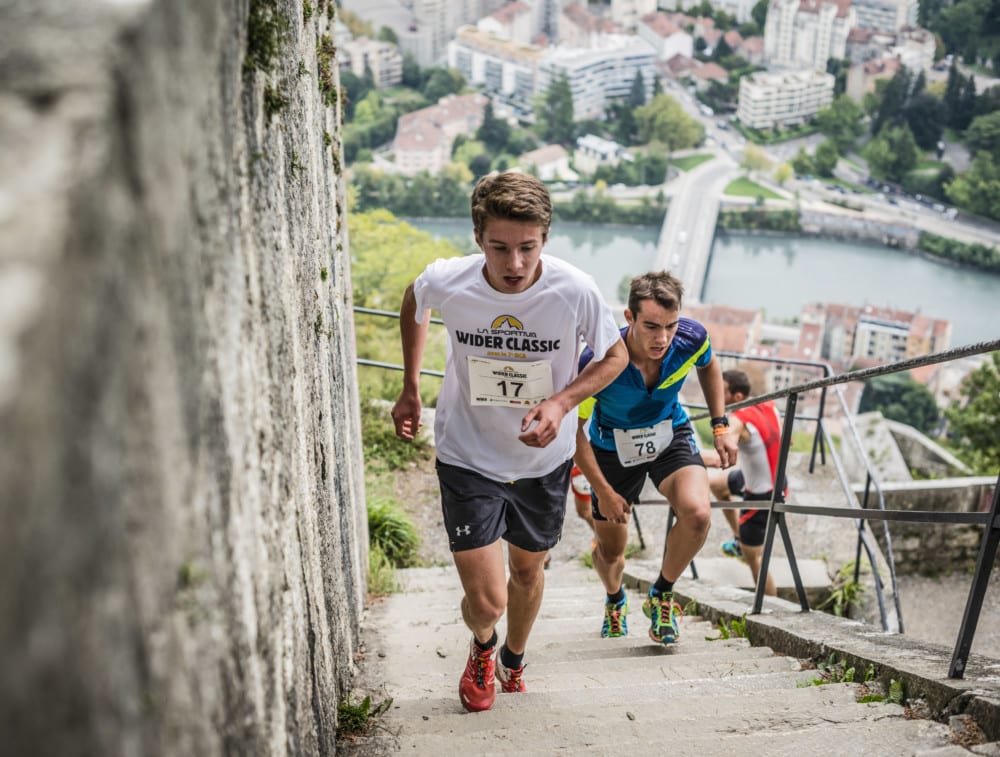 La montée de la Bastille fait souffrir les participants de la Sportiva Wider Classic, course de 7 km avec 850 m de dénivelé positif. © Jocelyn Chavy
