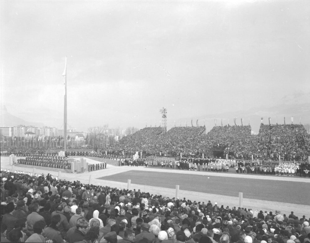 Cérémonie d'ouverture des Jeux Olympiques de Grenoble en 1968. © AMMG