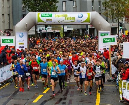 Les participants du Grenoble Ekiden, marathon en relais de six coureurs. © Lionel Montico Grenoble Ekiden