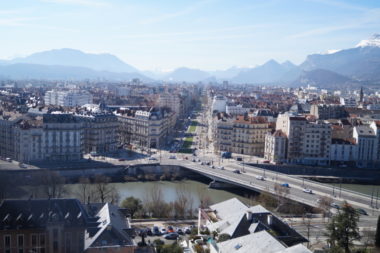 Vue de Grenoble du Jardin des Dauphins, à coté de la Bastille. © Léa Raymond - placegrenet.fr