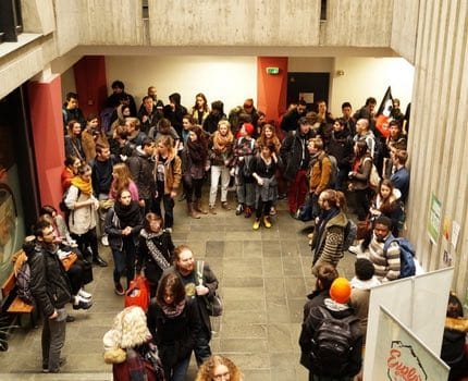 Occupation du bâtiment de la présidence par les étudiants de l'UGA, le 3 Avril 2018. © Léa Raymond - placegrenet.fr