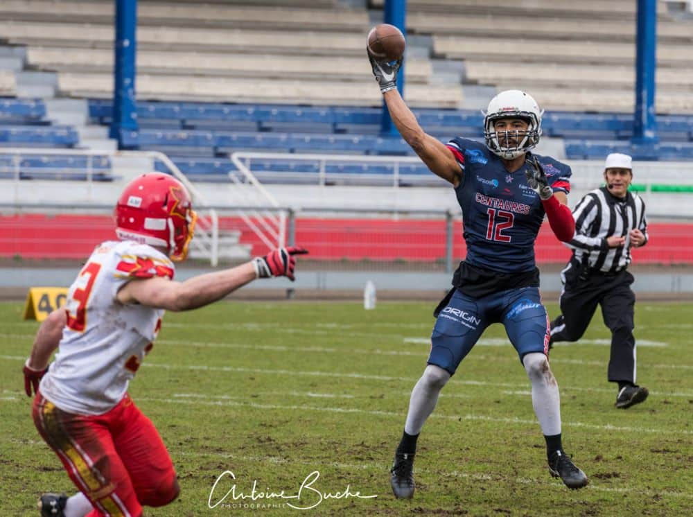 Dexter Brown, excellente recrue de Grenoble cette saison, à la passe. © Antoine Buche Photographie