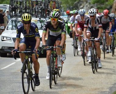 Près du barrage du Chambon lors du Tour de France en 2017. © Laurent Genin