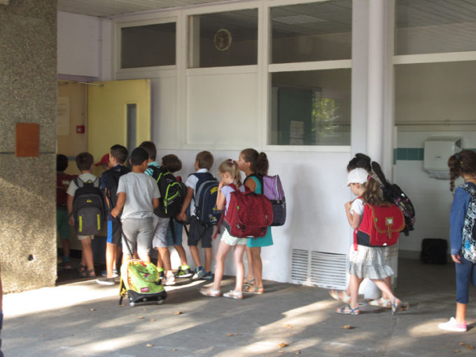 Académie de Grenoble: forte baisse des élèves contaminés Rentrée des classes à Grenoble. © Séverine Cattiaux - Place Gre'net