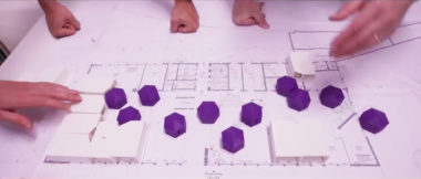 Positionnement d'espaces symboliques sur le plan du bâtiment. © Chabanne + partenaires