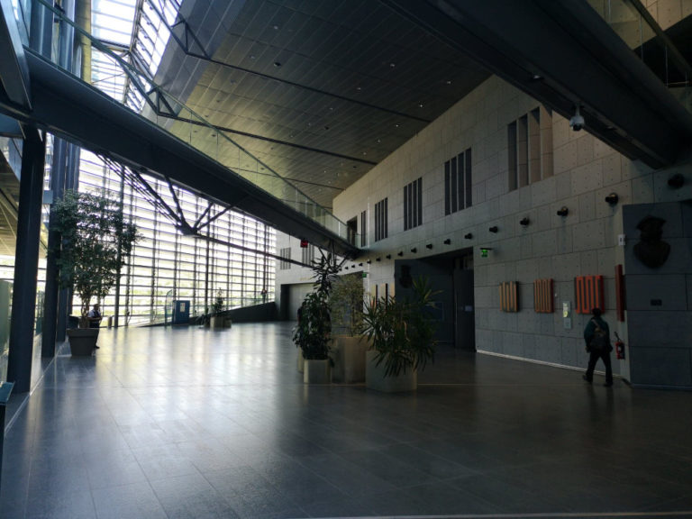 Dix-huit ans de réclusion criminelle pour lui, cinq pour elle. La cour d’assises de l’Isère a condamné les parents salafistes après la mort de leur fille. © Joël Kermabon - Place Gre'net