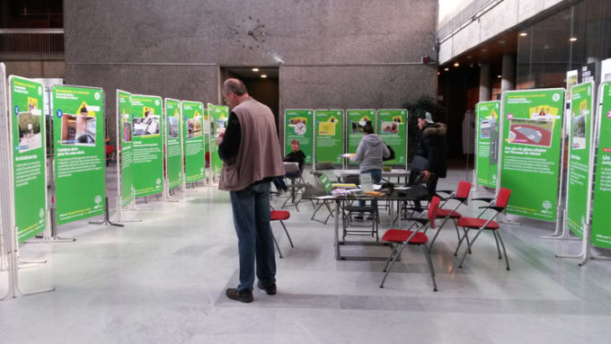 Bureau de vote à l'hôtel de Ville de Grenoble pour le budget participatif 2018 © Séverine Cattiaux - Place Gre'net