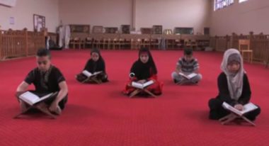 Cours d'éducation musulmane - capture d'une vidéo publiée sur la page Facebook du Groupe Scolaire Elhachemi.