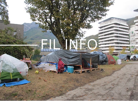 FIL INFO Campement de migrants du parc Henri Tarze, quartier Jean Macé à Grenoble, dimanche 27 octobre © Séverine Cattiaux - Place Gre'net