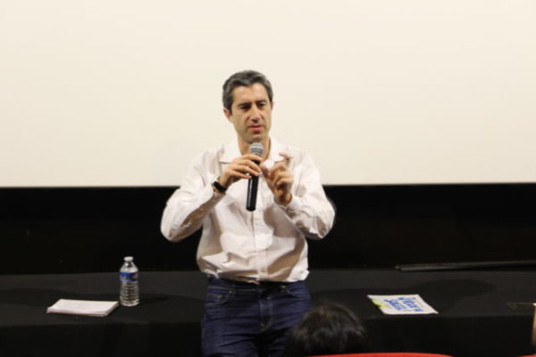 François Ruffin a choisi Grenoble pour débuter, ce vendredi 15 février, la tournée de présentation de son nouveau film documentaire J'veux du soleil.
