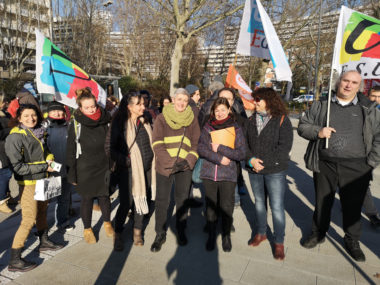 Les AESH de l’Isère se sont rassemblés devant le rectorat de Grenoble ce 6 février pour réclamer la valorisation et la reconnaissance de leur métier.© Joël Kermabon - Place Gre'net