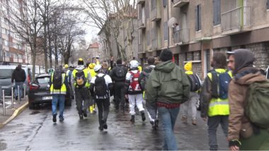 Acte XVII des gilets jaunes de Grenoble. Leur passage à Mistral a suscité la controverse. © Joël Kermabon - Place Gre'net