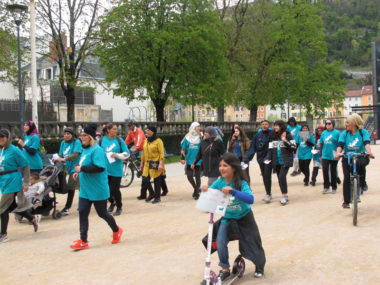 "Course pour la dignité" organisée par l'Alliance citoyenne, samedi 5 avril 2019. Des femmes voilées et non voilées ont couru pour défendre leur liberté de porter le voile. © Séverine Cattiaux - Place Gre'net