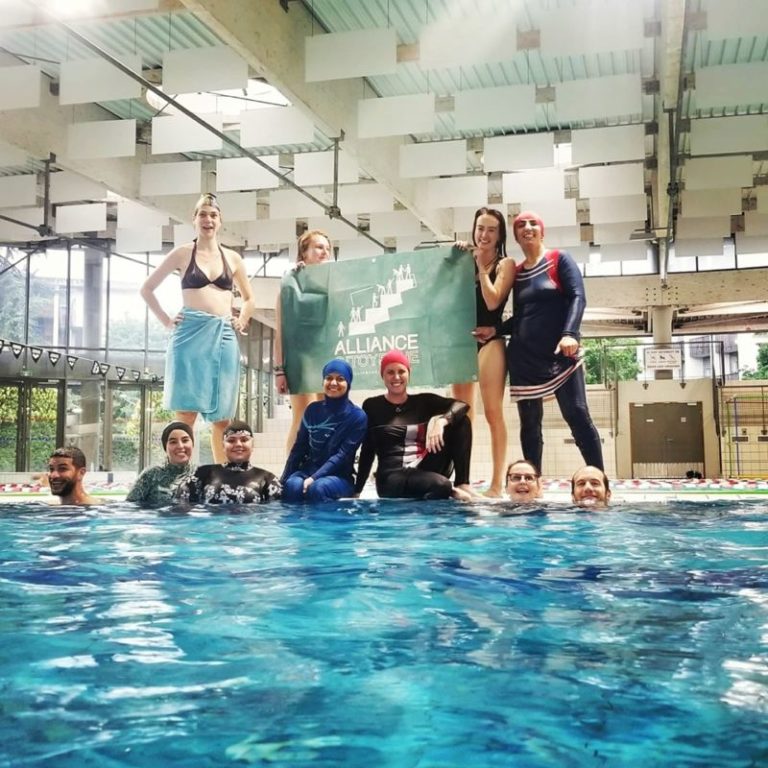 Action de désobéissance civile de femmes en burkini à la piscine des Dauphine de Grenoble, vendredi 17 mai DR