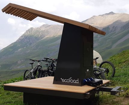 Station de recharge solaire pour vélos électriques Ecoload concours Inosport 2019. DR