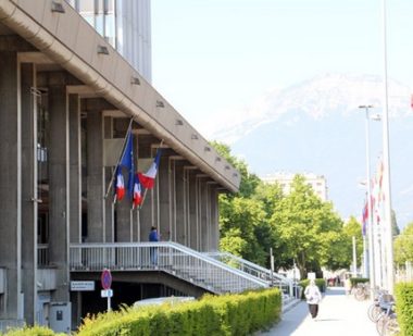 Finances 2020 : la crise sanitaire a mis Grenoble KO. Hôtel de Ville de Grenoble