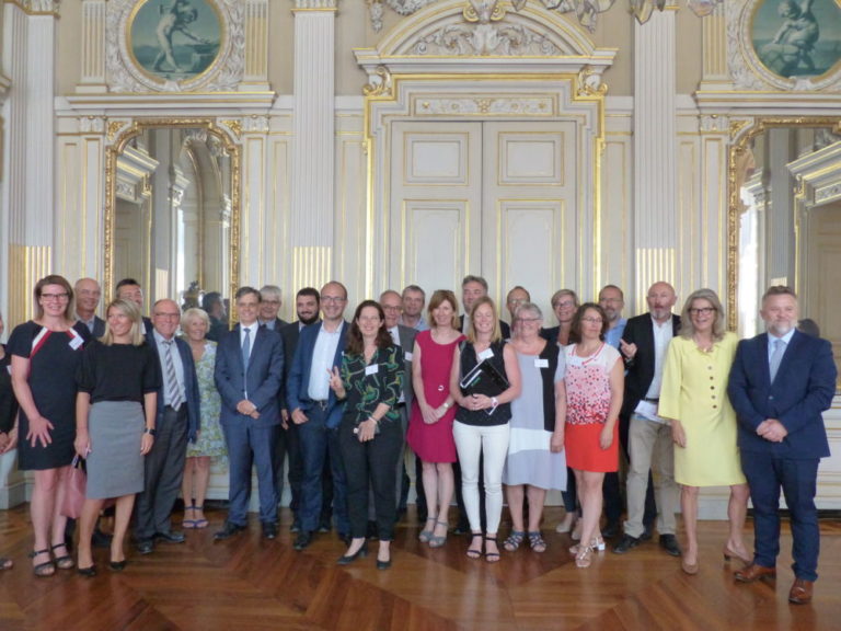 Signature des conventions du plan "La France une chance. Les entreprises s'engagent !", 17 juillet © Nina Soudre - Placegrenet.fr