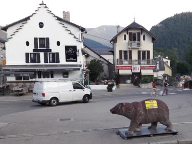 Campagne d'affichage à Villard-de-Lans lors de la venue du cirque Zavatta - DR