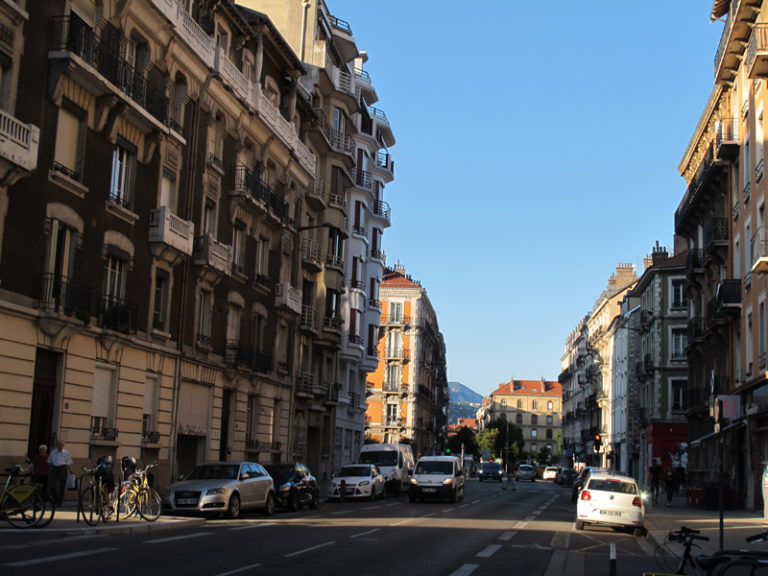 Habitations en centre ville de Grenoble oût 2019 © Séverine Cattiaux - Place Gre'net