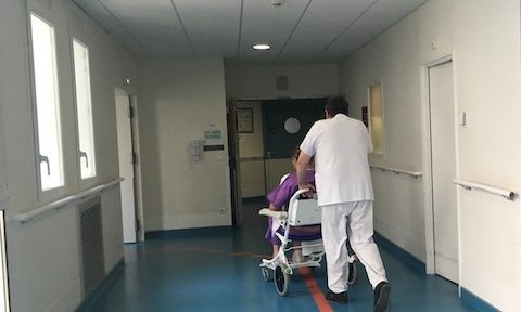 A Grenoble, le CHU s'allie avec le privé pour tenter de reprendre la clinique mutualiste. Et, derrière, le politique met la pression sur Adrea.